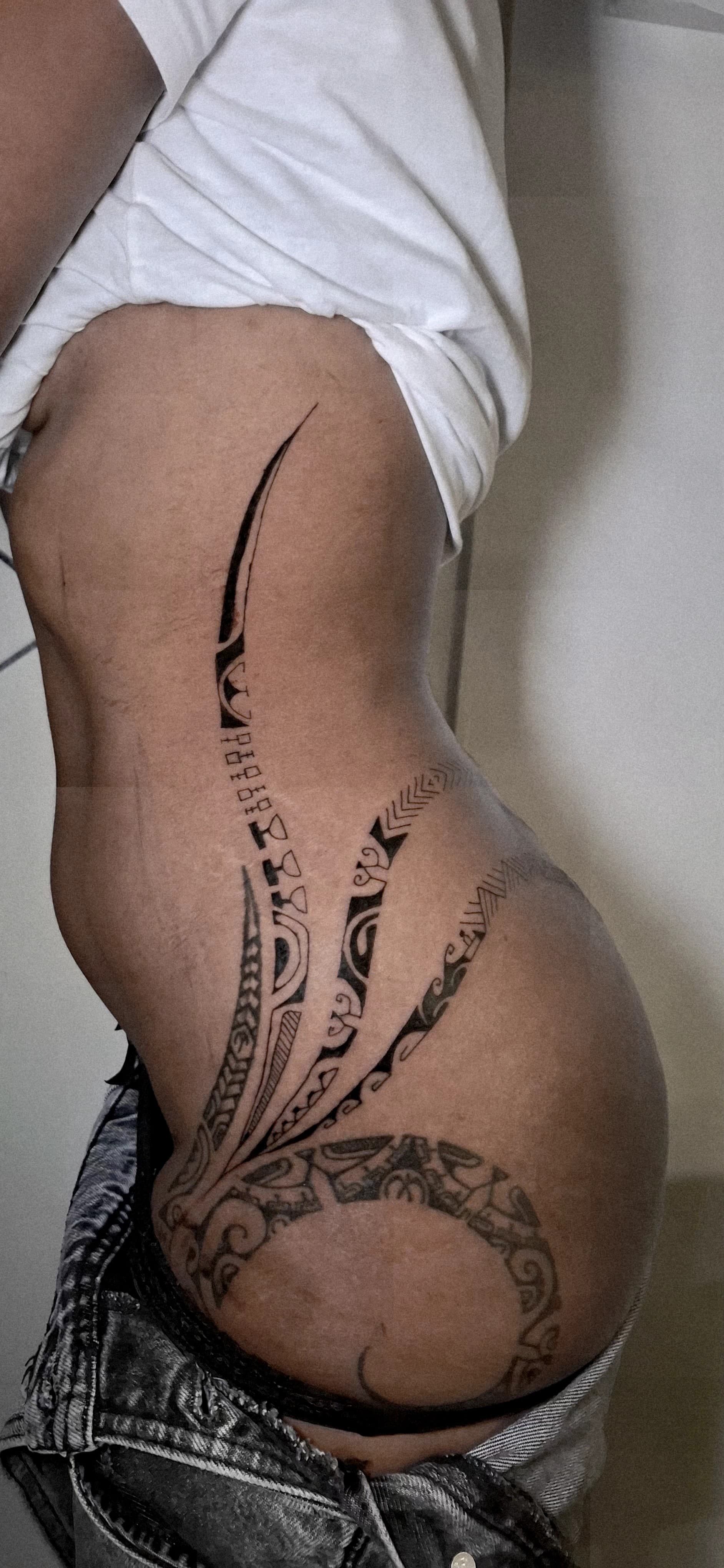 Tatouage par Mata vaha, tatoueur à Saint-Denis