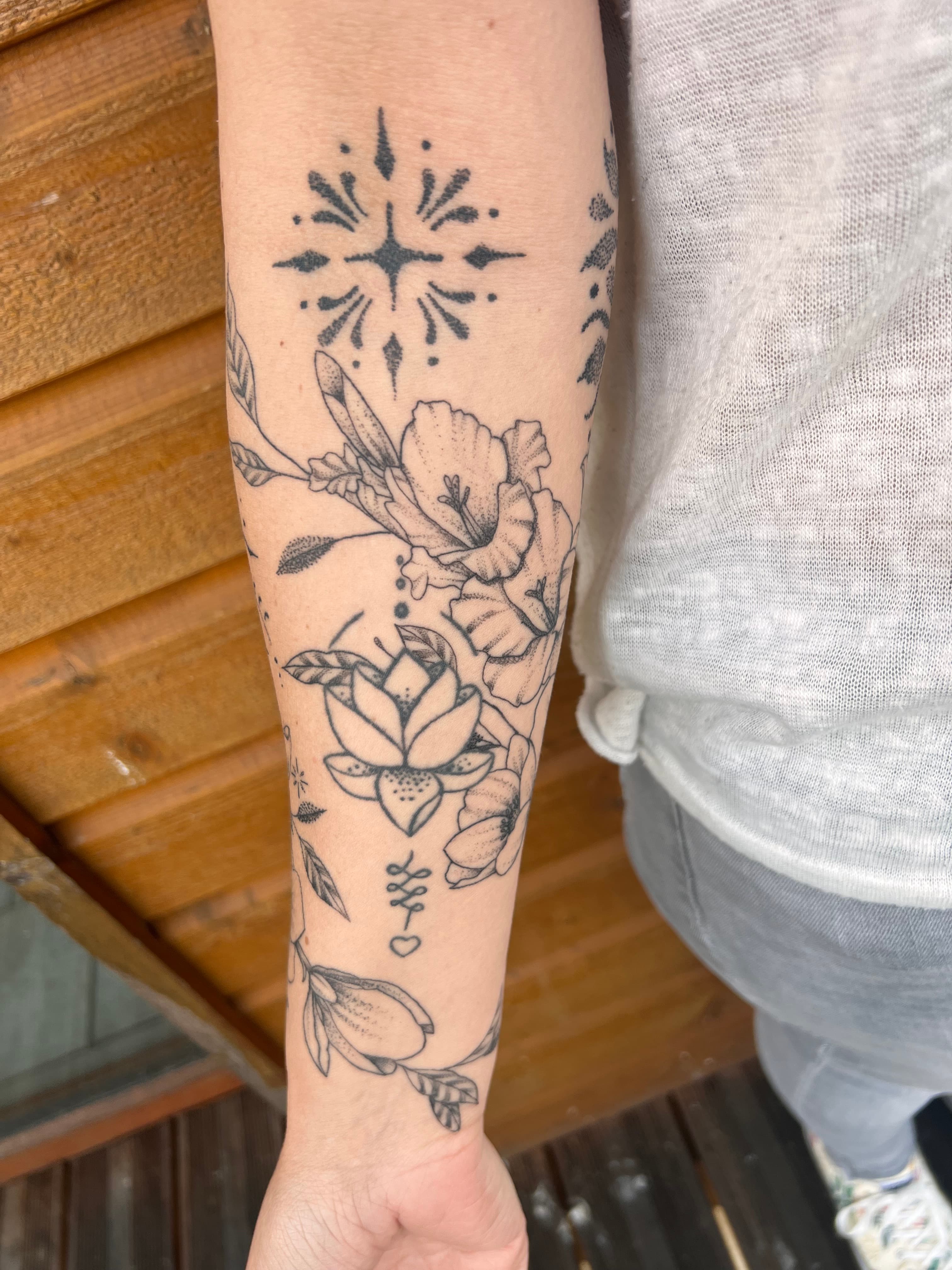 Tatouage par Noon Tattoo Therapy, tatoueur à Saint-Denis