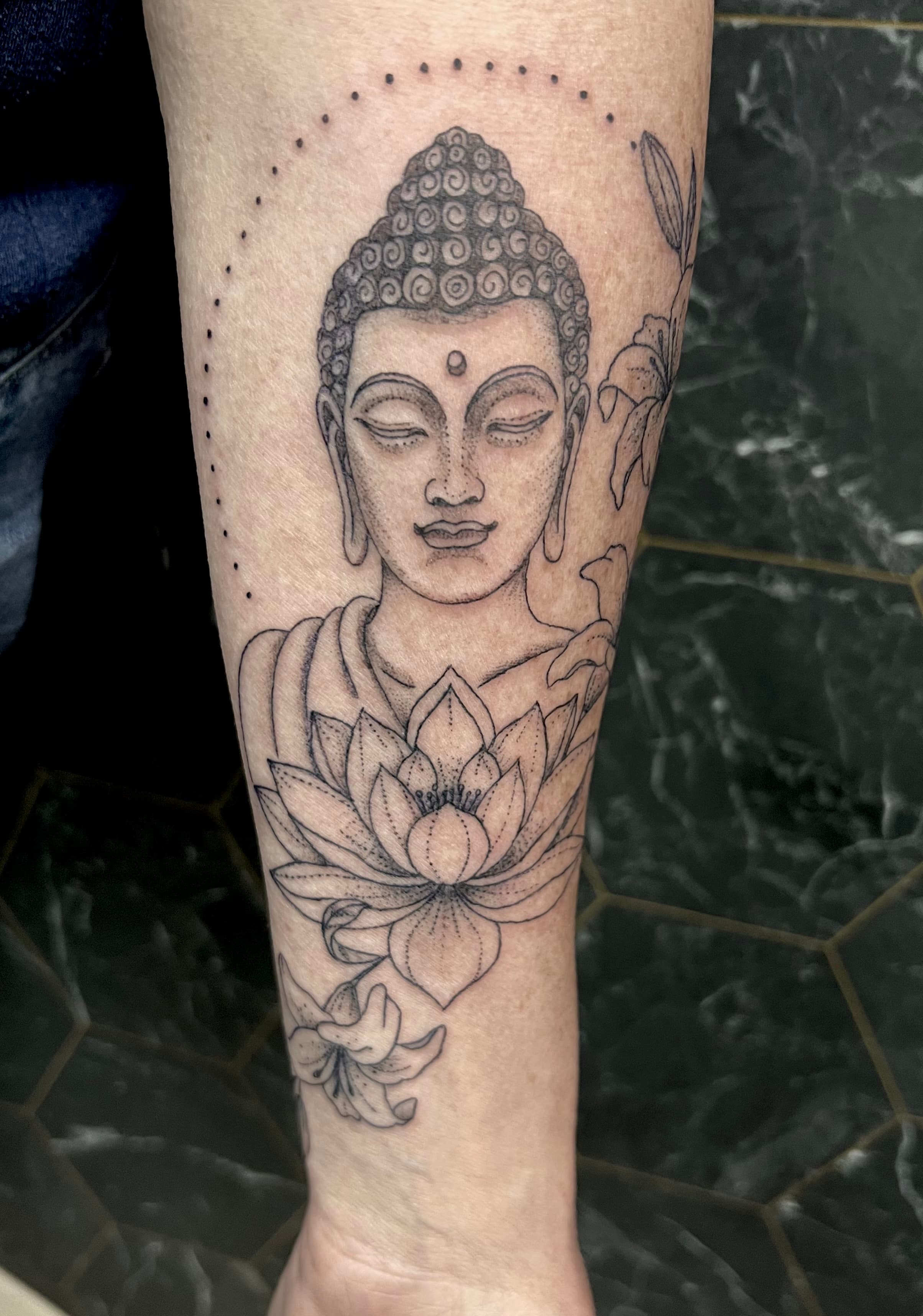 Tatouage par Noon Tattoo Therapy, tatoueur à Saint-Denis